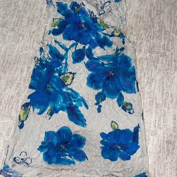 Old Navy Floral Tank Tops - Set of 3 - Picture 2 of 15